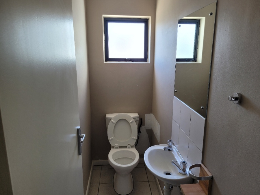 To Let commercial Property for Rent in Montague Gardens Western Cape